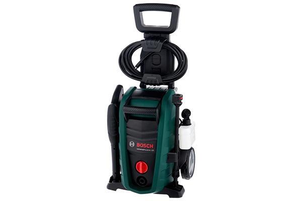 Bosch UniversalAquatak 130 + Automobilski komplet 1,7 kW